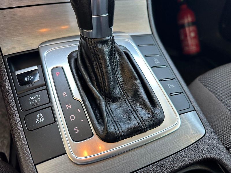 Volkswagen Passat (2013) 2.0TDi DSG, NAVI, EL. KUFR, - fotka 11 z 16