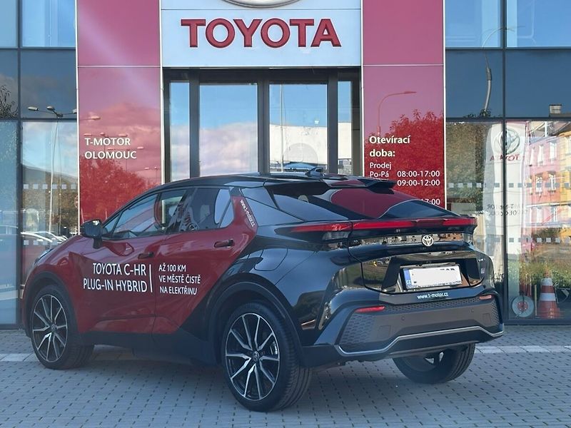 Toyota C-HR 2.0L PHEV 0 - 1 CVT (2x4) 8L G - fotka 3 z 18