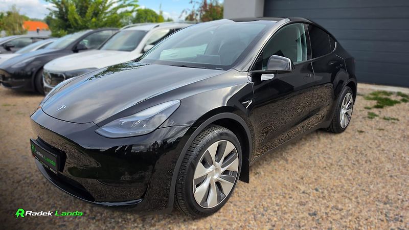 Tesla Model Y (2023) Standard Range | LFP, RWD, AMD - fotka 3 z 11
