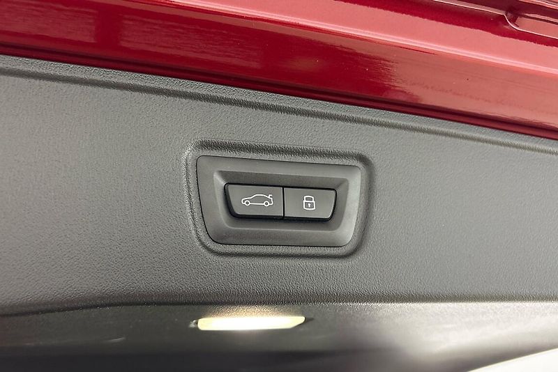BMW Řada 5 řady 5 | 520d xDrive - fotka 11 z 24