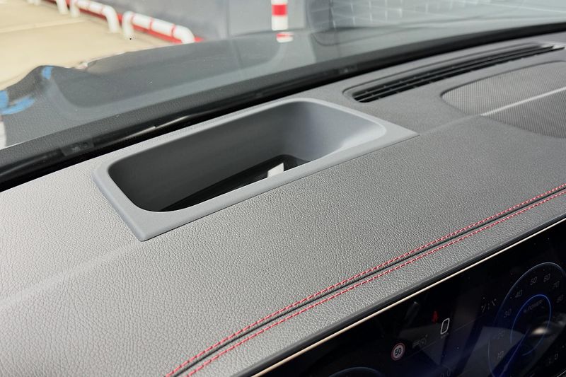 Mercedes-Benz EQB (2025) EQB 300 4Matic AMG Line - fotka 35 z 56
