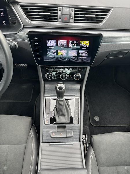 Škoda Superb (2023) - fotka 12 z 23