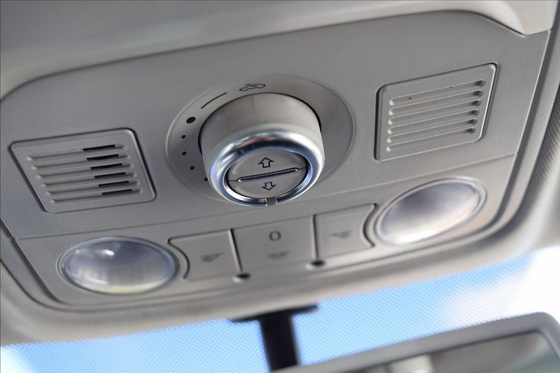 Volkswagen Tiguan 2,0 TDI 103KW NAVI TAŽNÉ ALU - fotka 40 z 47