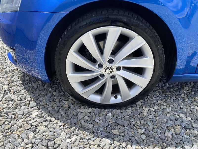 Škoda Octavia 2.0TDi L+K CZ WEBASTO 4x4 - fotka 19 z 165