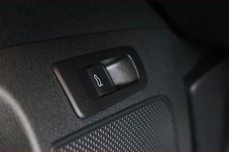 Škoda Karoq (2024) Sportline 2.0 TDI - fotka 23 z 27