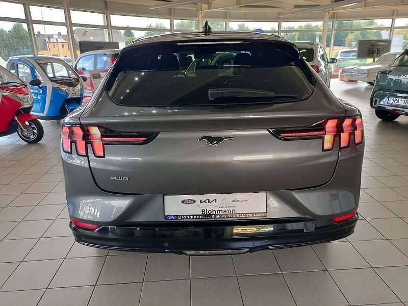 Ford Mustang Mach-E (2022) 4x4 - Extended Range - 99Kwh b - fotka 9 z 28