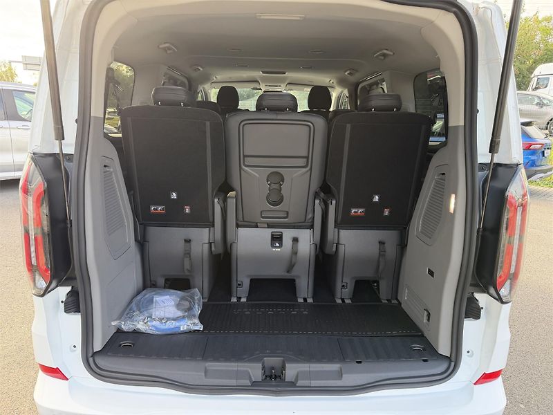 Ford Tourneo Custom (2026) Titanium X L1, Tourneo, 2.5 Du - fotka 12 z 21