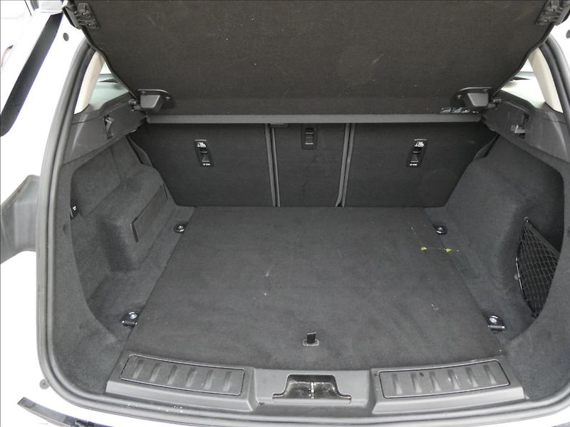 Land Rover Range Rover Evoque 2,0 D150 S 4WD Automat - fotka 30 z 34