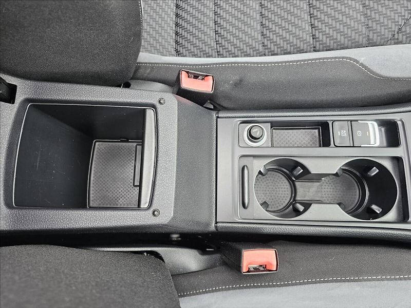 Volkswagen Golf VII 1,4TSi R-Line NAVI ALU - fotka 35 z 43