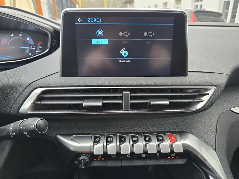 Peugeot 5008 1,5 HDI ALLURE 7-MÍST NAVI DPH - fotka 31 z 46