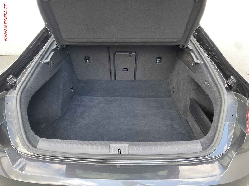 Volkswagen Arteon (2019) 2.0 TSi, R-Line, DSG, TZ - fotka 7 z 19