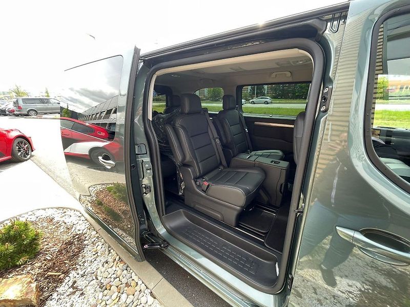 Toyota ProAce Verso 2.2D 180HP 8A/T VIP 6 - fotka 30 z 30