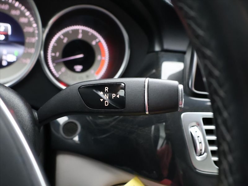 Mercedes-Benz CLS 3,0 350d 190kW 4Matic CZ DPH - fotka 16 z 28