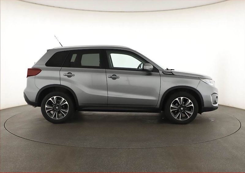 Suzuki Vitara (2023) GLX 1.4 BoosterJet - fotka 6 z 16