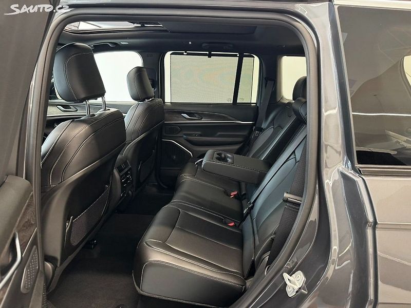 Jeep Grand Cherokee (2026) 2.0 4xe PHEV Limited - fotka 17 z 34
