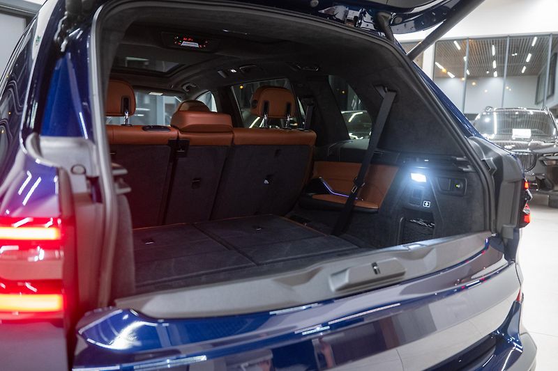 BMW X7 (2024) 40d M-SPORT MASÁŽ NEZÁVISLÉ TZ - fotka 27 z 67