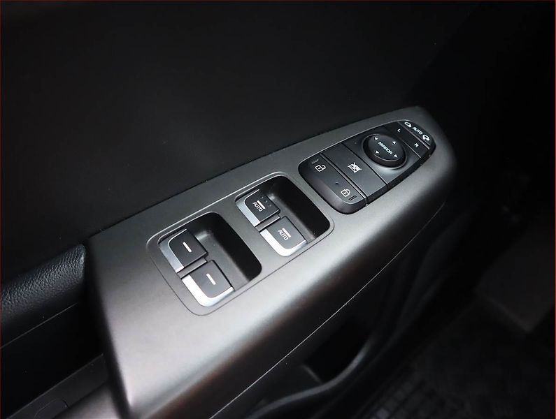 Kia Sportage (2021) Black Edition 1.6 CRDi - fotka 16 z 18