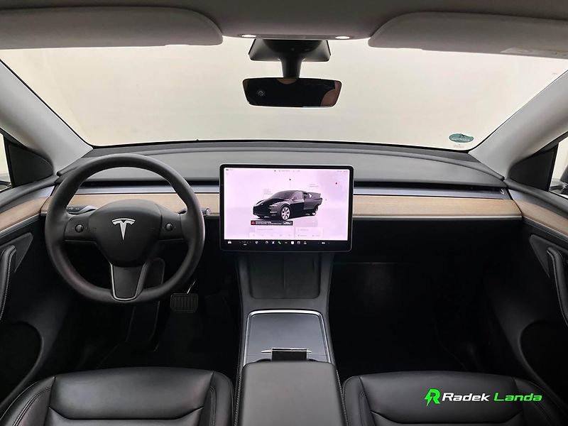 Tesla Model Y (2023) Long Range AWD Berlín - fotka 8 z 9