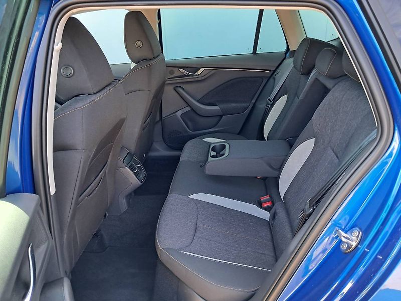 Škoda Kamiq (2024) Top SELECTION 1.0 TSI / 85KW M - fotka 23 z 30