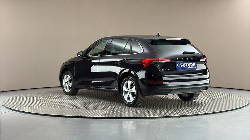 Škoda Scala 1.0 TSI DSG Style - fotka 2 z 24