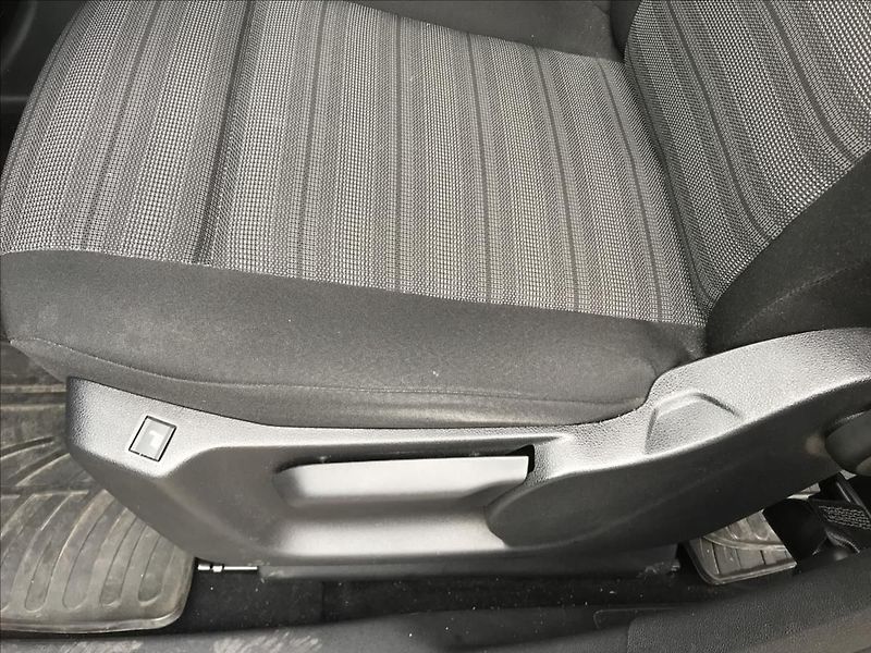 Opel Combo LIFE LONG 1.2T 81 KW 5 míst - fotka 10 z 16