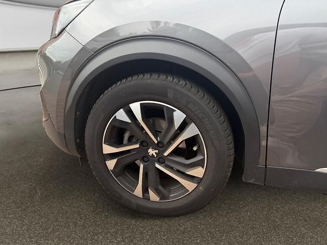 Peugeot 2008 (2020) 1.2 pure tech EAT8 130k ALLURE - fotka 14 z 15