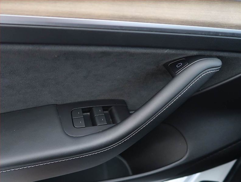 Tesla Model 3 (2021) Std Range Plus LFP, SoH 93% - fotka 30 z 33