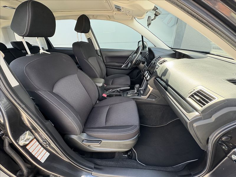 Subaru Forester 2,0 110 kw ČR 1 majitel servis - fotka 26 z 37