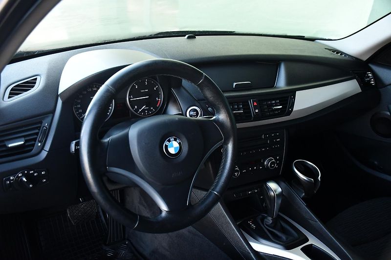 BMW X1 xDrive18d 2xALU - fotka 20 z 37