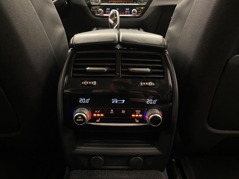 BMW Řada 6 640i GT Luxury Line REZERVACE - fotka 31 z 71