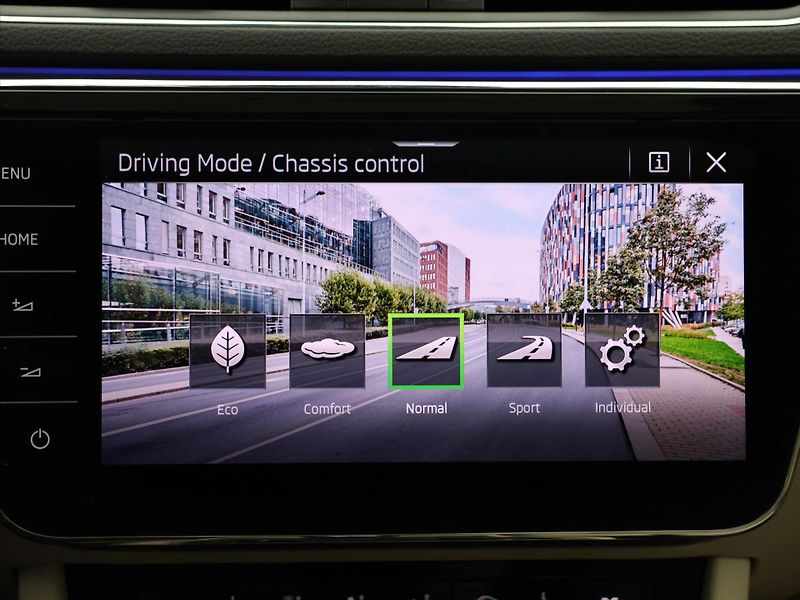Škoda Superb 2,0 TSI 206kW DSG 4x4 CZ L&K - fotka 31 z 45