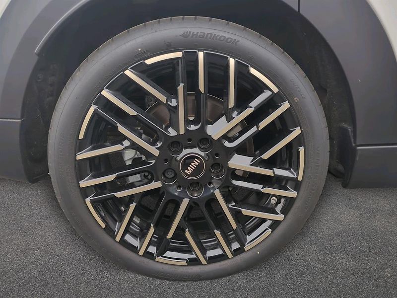 Mini Cooper C 5-doors - fotka 16 z 18