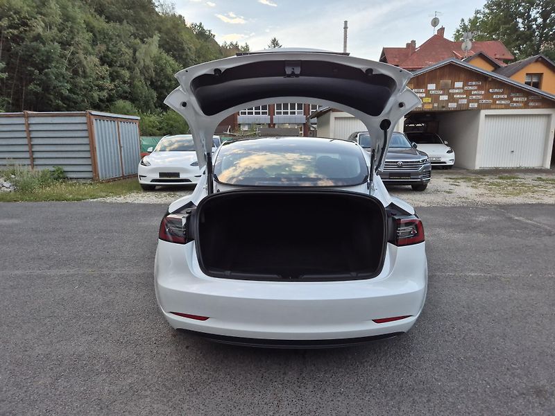 Tesla Model 3 LONG RANGE DUAL MOTOR SOH 96% - fotka 14 z 48
