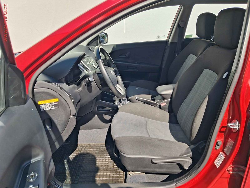 Kia Ceed (2010) 1.4 MPI, 1.maj,ČR, AC - fotka 9 z 17
