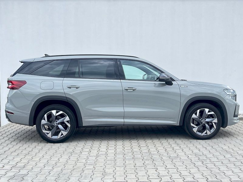 Škoda Kodiaq (2025) SPORTLINE 4X4 TD 142/2.0 A7A - fotka 10 z 35