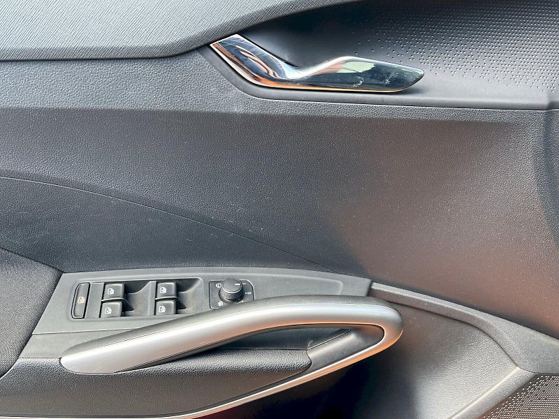 Škoda Fabia (2021) 1.0 TSI 81kW Style - fotka 10 z 28