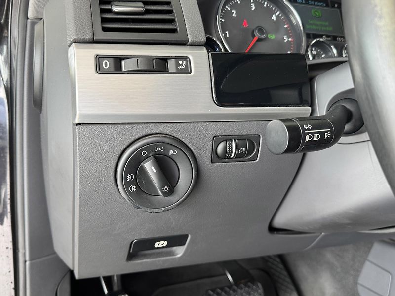 Volkswagen Touareg - fotka 28 z 37
