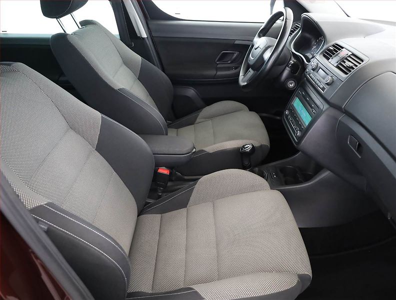 Škoda Roomster (2010) Sport 1.6 TDI - fotka 7 z 17