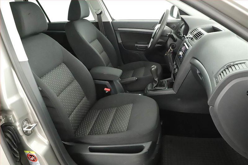 Škoda Octavia (2012) 2.0 TDI, Tempomat - fotka 11 z 13
