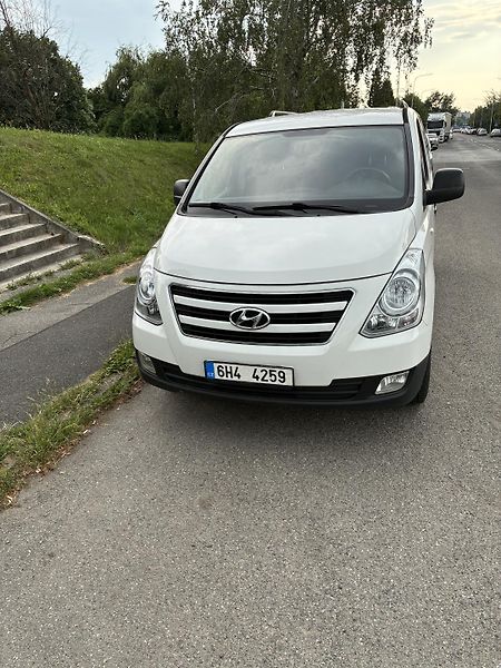 Hyundai H 1 (2016) 3+3 sedadla, prepazka - fotka 5 z 9