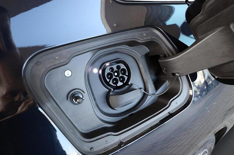 BMW i5 xDrive 40 - fotka 23 z 32
