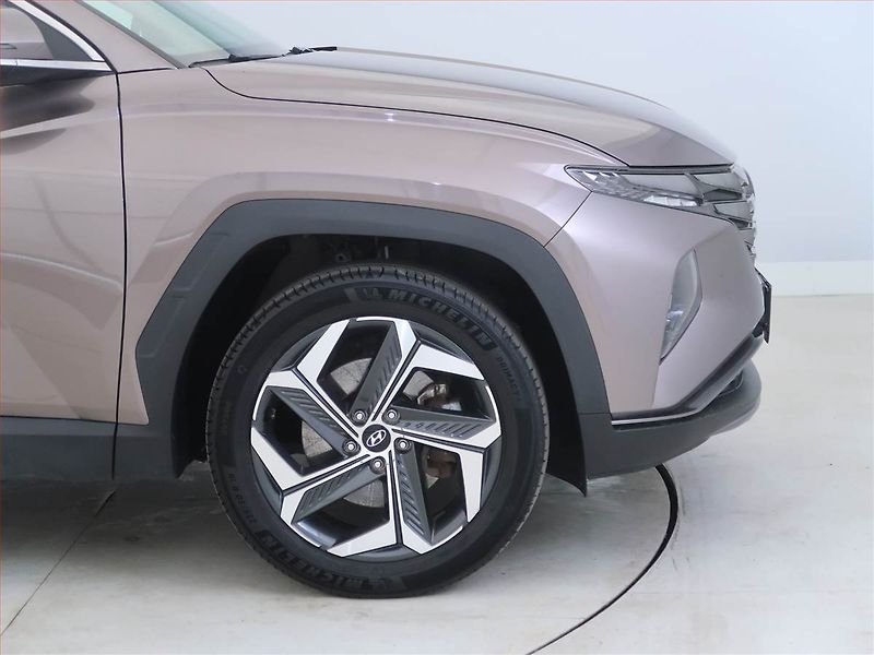 Hyundai Tucson (2021) 1.6 T-GDI HEV - fotka 15 z 18