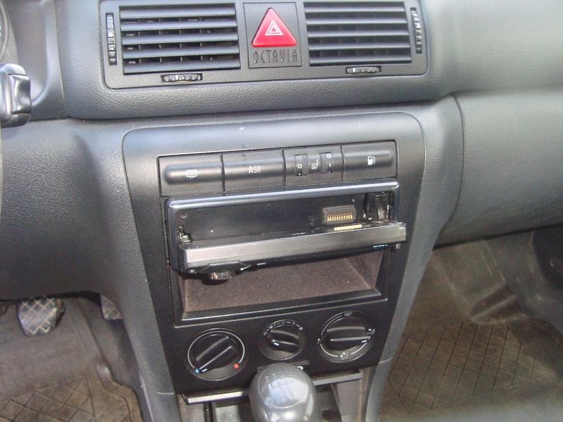 Škoda Octavia (2002) 1,9TDI - fotka 12 z 13