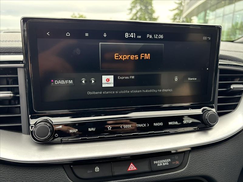 Kia XCeed 1,5 AT Black Edition ZÁRUKA - fotka 25 z 47