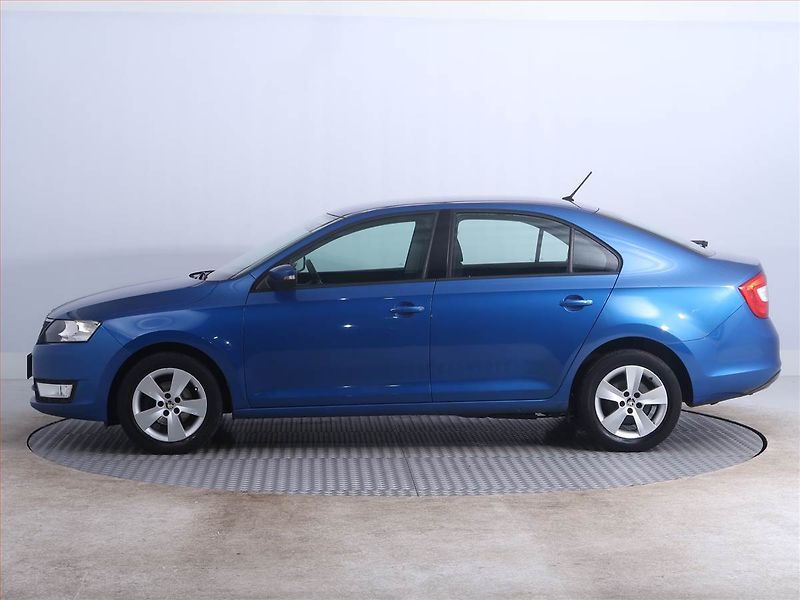 Škoda Rapid (2016) 1.2 TSI, Park. senzory - fotka 3 z 19