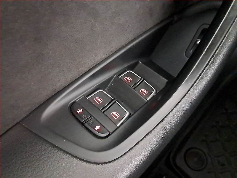 Audi A6 (2017) 3.0 TDI, 4X4, Automat, Kůže - fotka 23 z 24