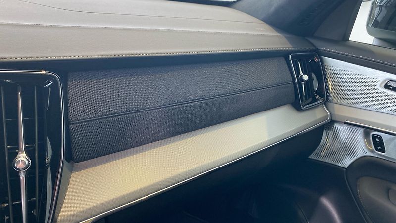 Volvo XC90 (2026) ULTRA BLACK EDITION, T8 AWD, 1 - fotka 10 z 15
