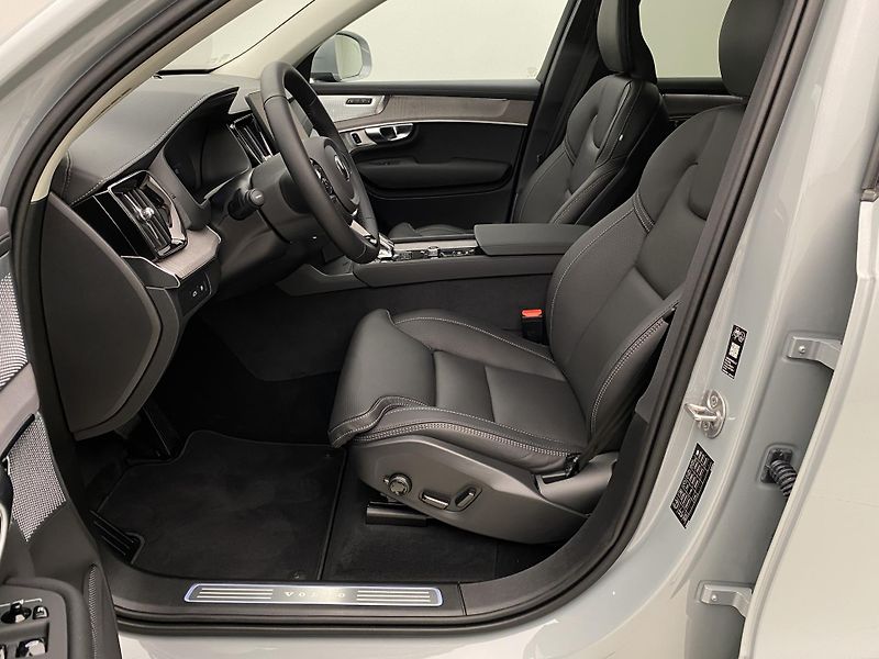 Volvo XC90 (2026) T8 AWD Plug-in BRIGHT PLUS 7m - fotka 3 z 73