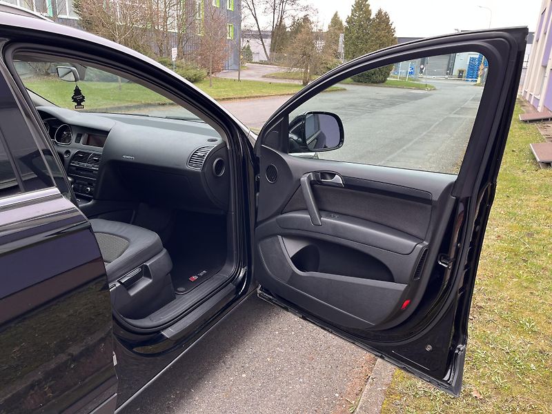 Audi Q7 3,0 TDI V6 Quattro - fotka 24 z 34