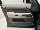 Land Rover Defender 110 D300 X-DYNAMIC AWD AUT CZ - náhled 7